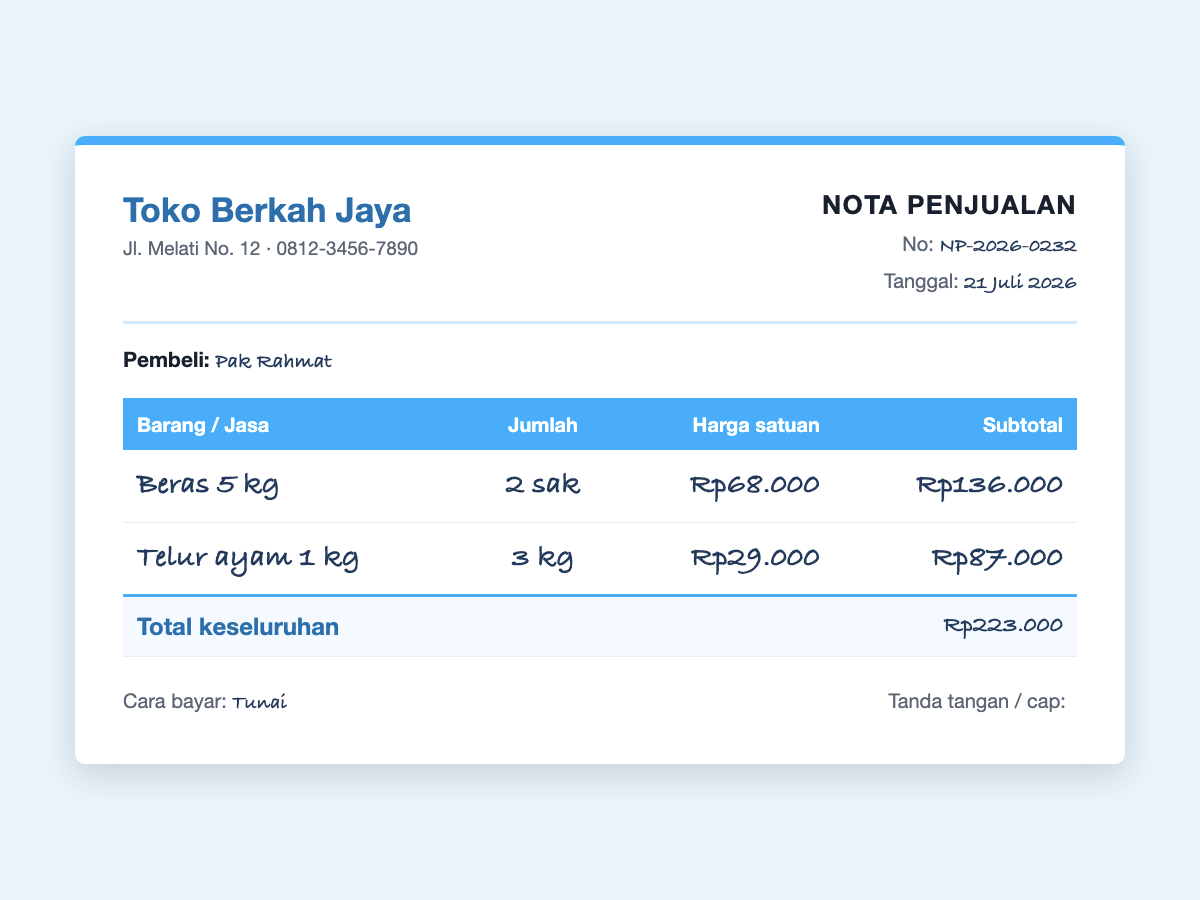 Contoh nota penjualan tulis tangan — ilustrasi nota yang diisi manual dengan tulisan tangan